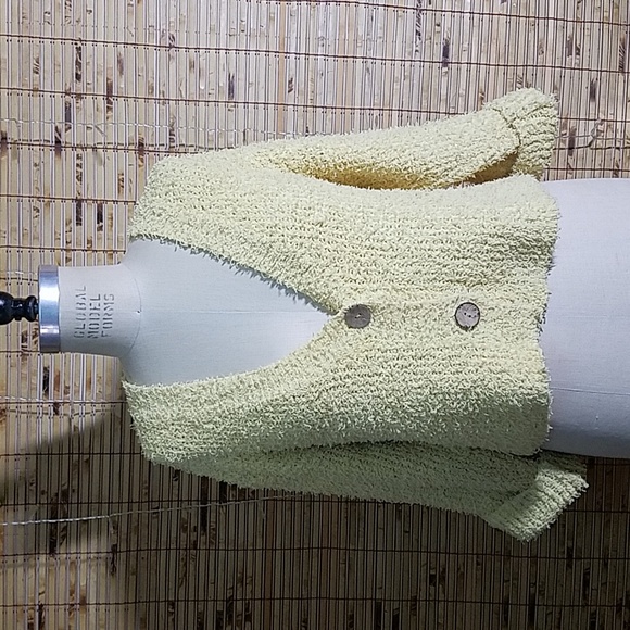 Beautiful Bright Yellow Textured LeLis Sweater with Wooden Buttons Size Medium - Picture 3 of 7